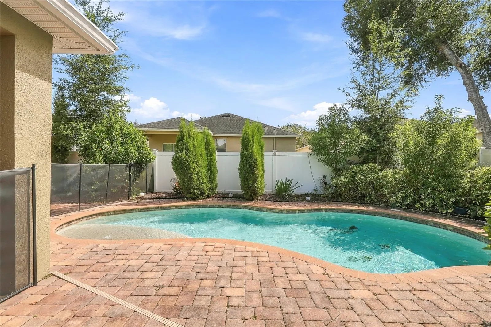 3004 MAPLE SHADE PL