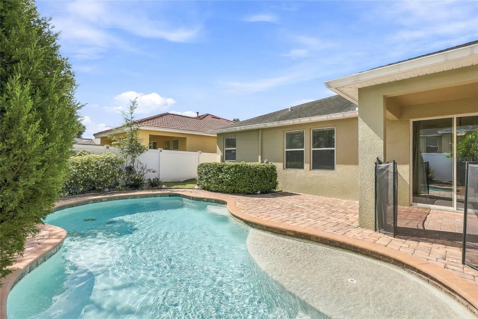 3004 MAPLE SHADE PL