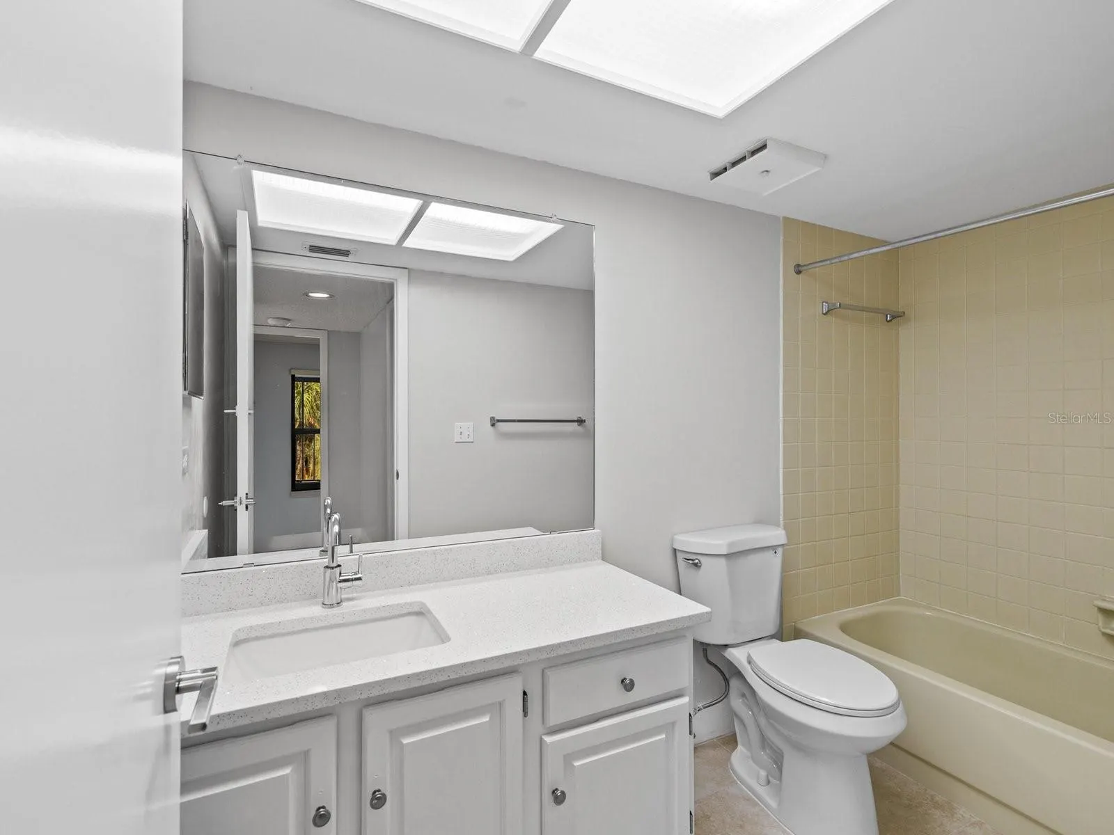 2593 COUNTRYSIDE BLVD #7304 #7304