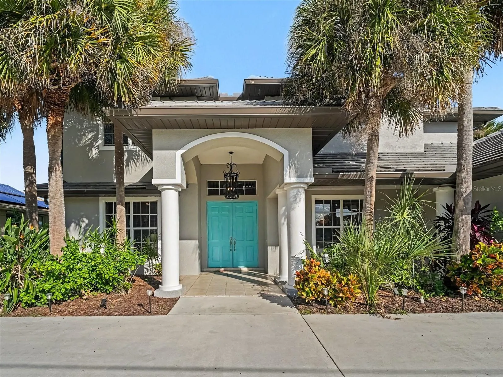 2674 LAKE VIEW BLVD