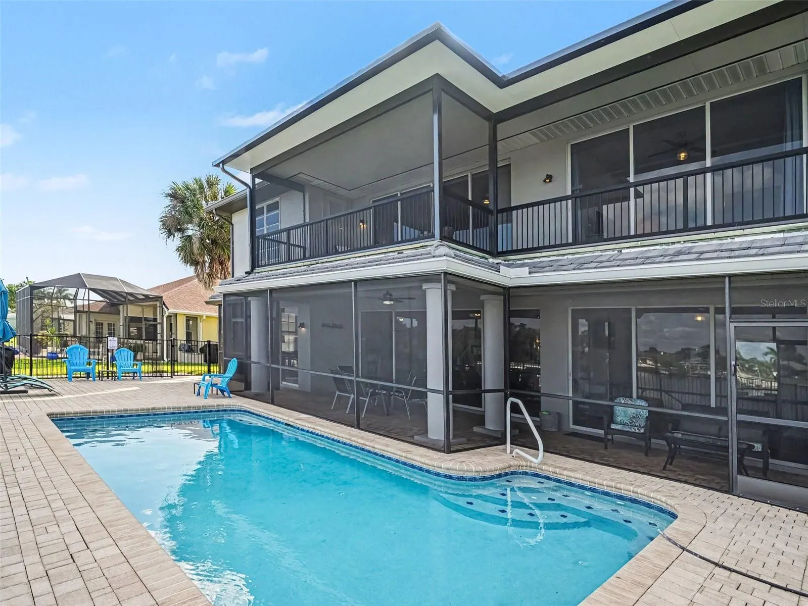 2674 LAKE VIEW BLVD