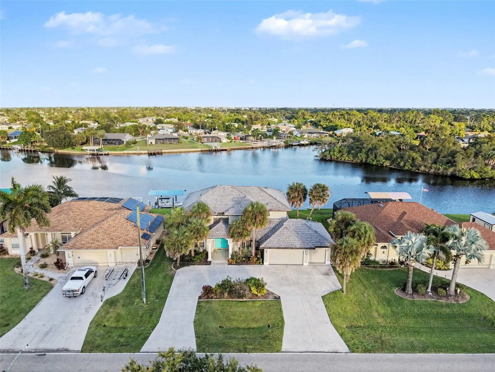 2674 LAKE VIEW BLVD