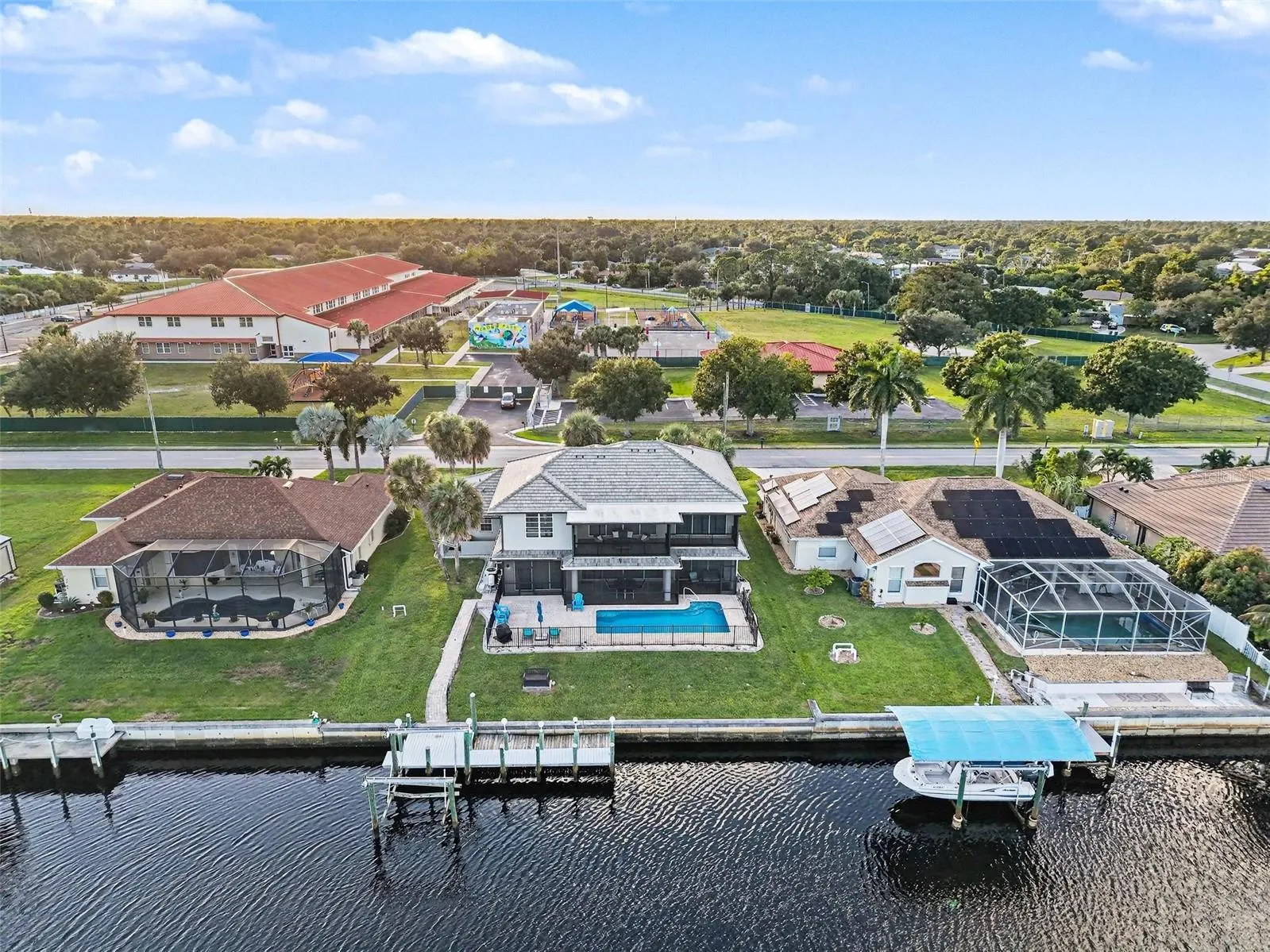 2674 LAKE VIEW BLVD