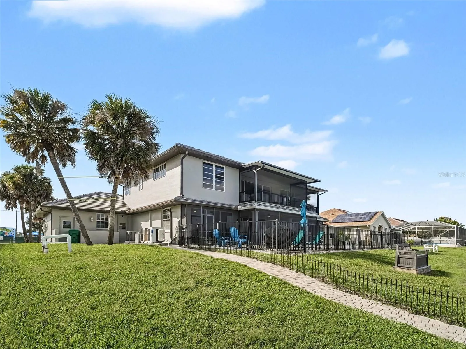 2674 LAKE VIEW BLVD