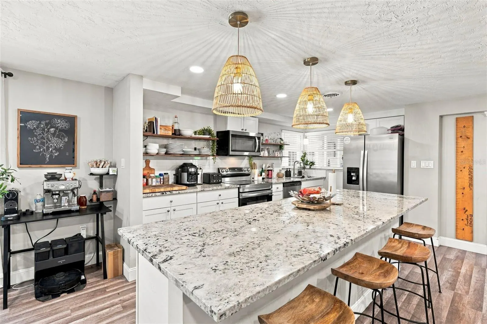 5105 W COUNTRY CLUB DR