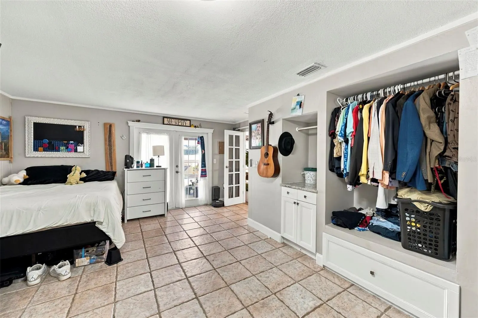 5105 W COUNTRY CLUB DR