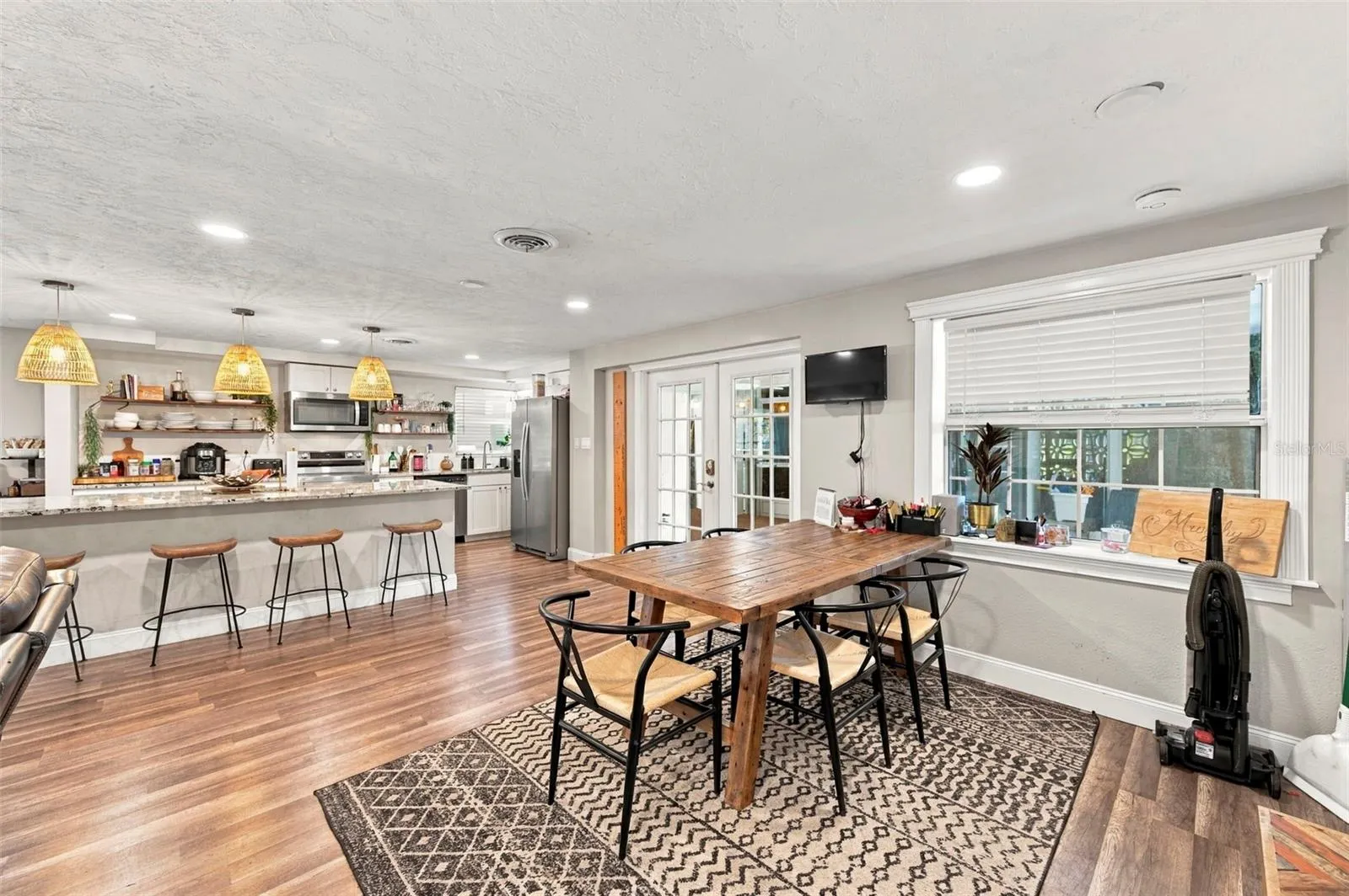 5105 W COUNTRY CLUB DR