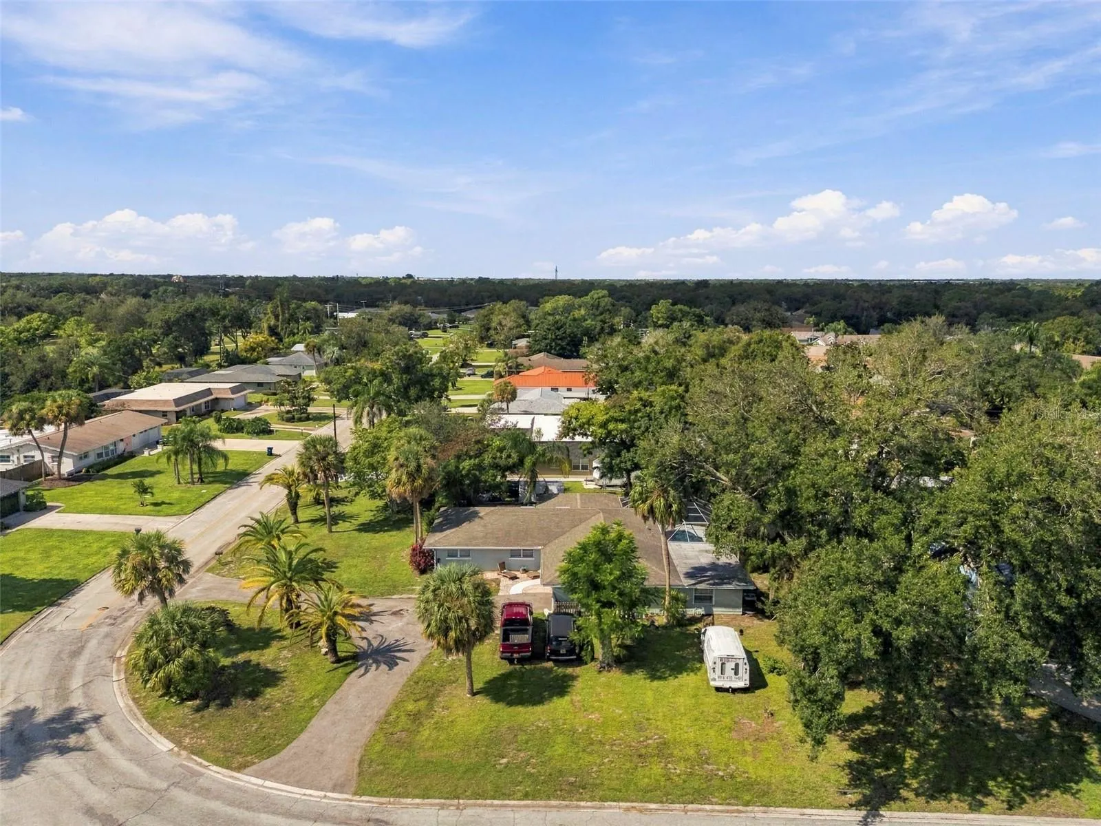 5105 W COUNTRY CLUB DR