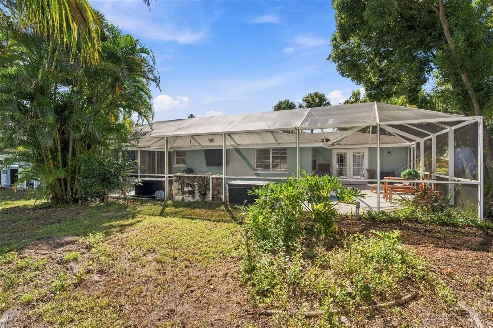 5105 W COUNTRY CLUB DR
