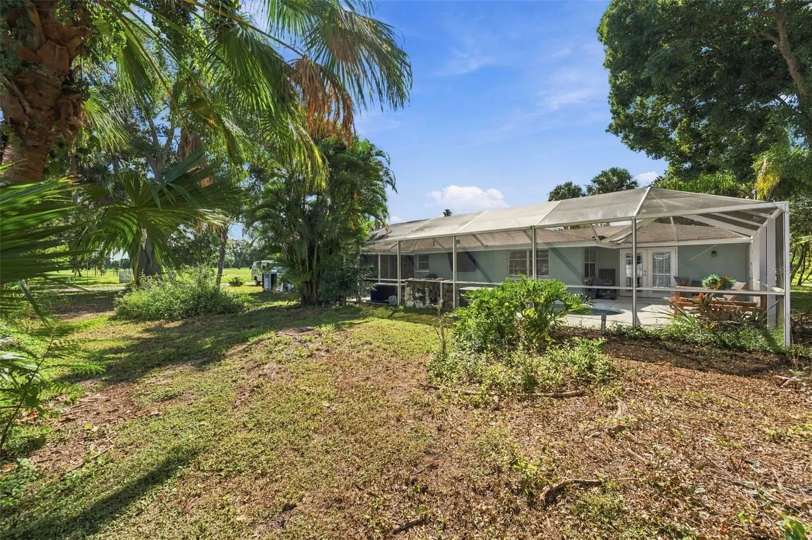 5105 W COUNTRY CLUB DR
