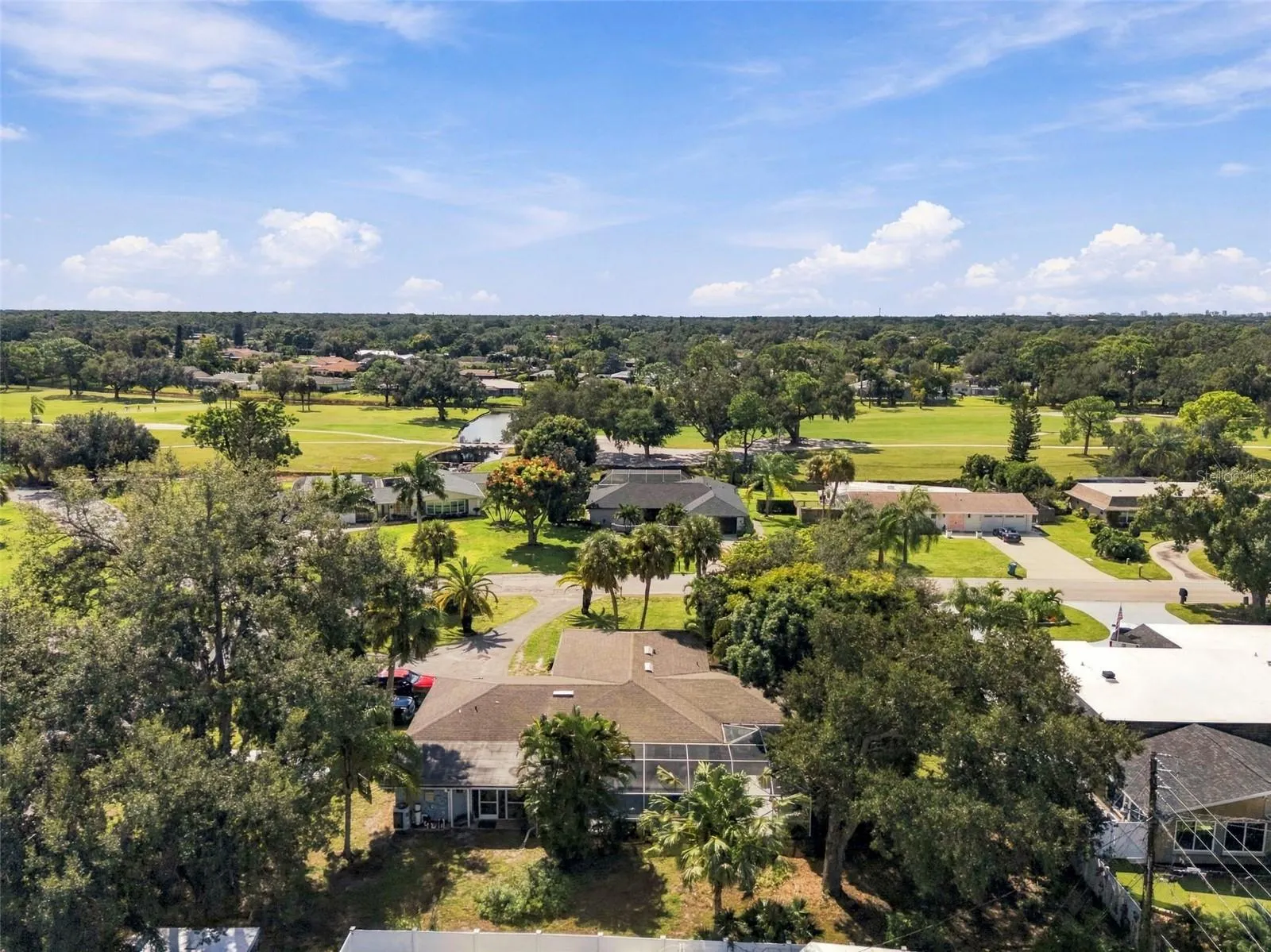 5105 W COUNTRY CLUB DR