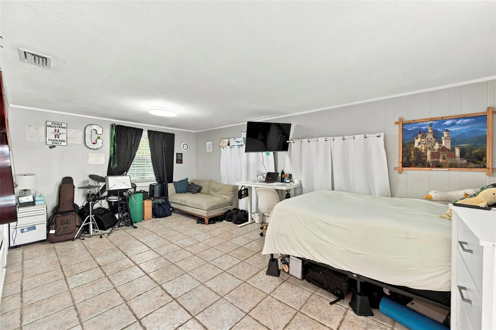 5105 W COUNTRY CLUB DR