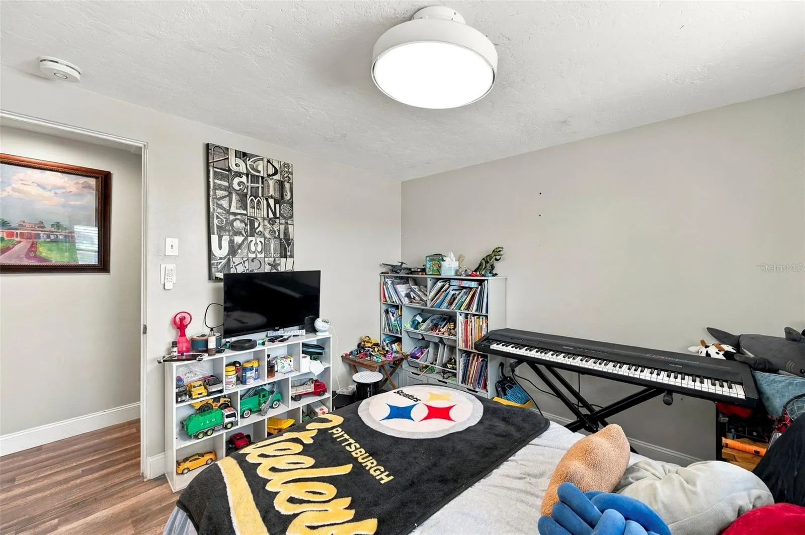 5105 W COUNTRY CLUB DR