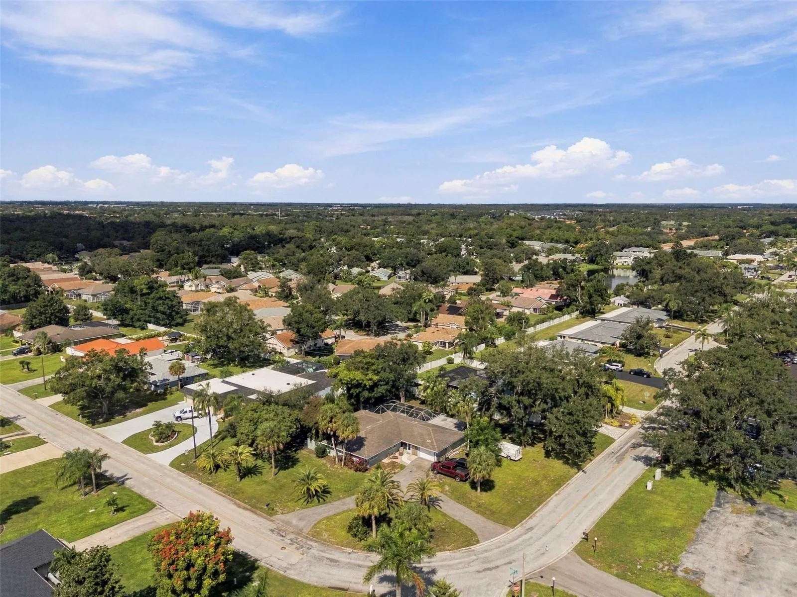 5105 W COUNTRY CLUB DR