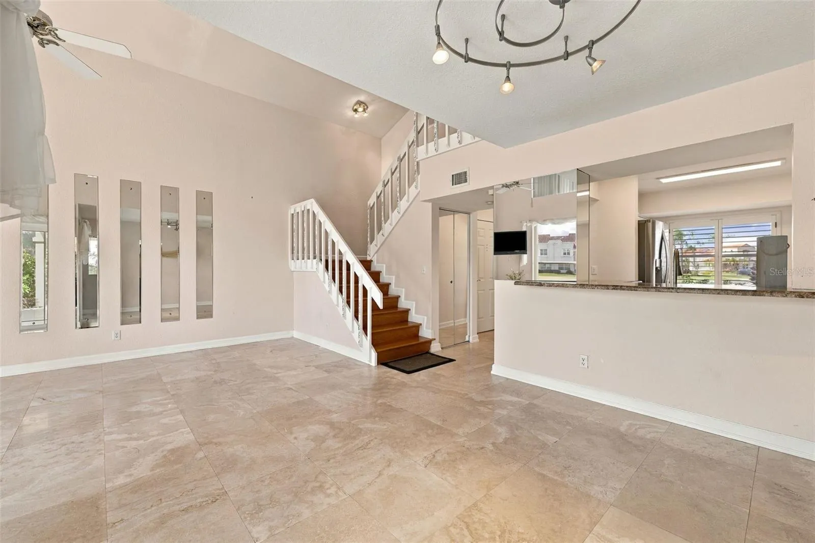 6101 MIRADA CIR