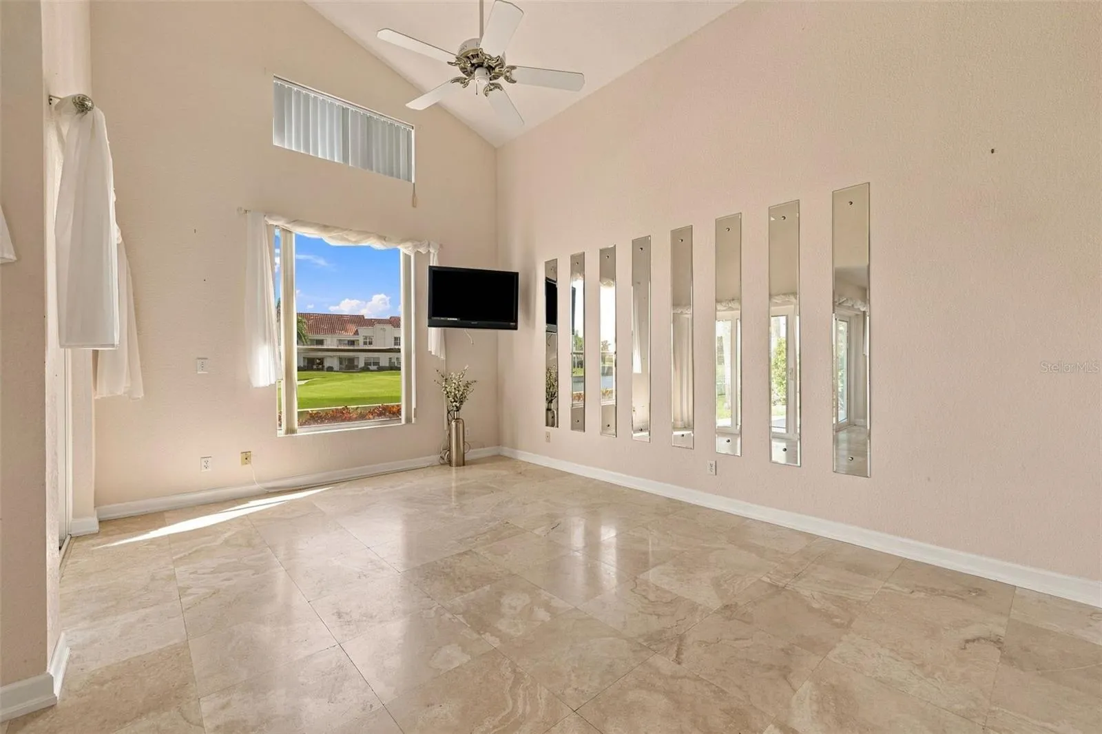 6101 MIRADA CIR