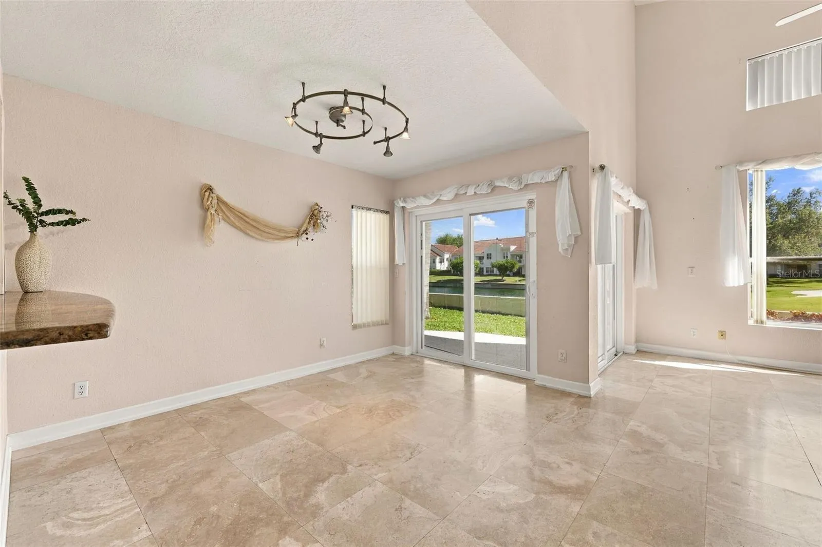 6101 MIRADA CIR