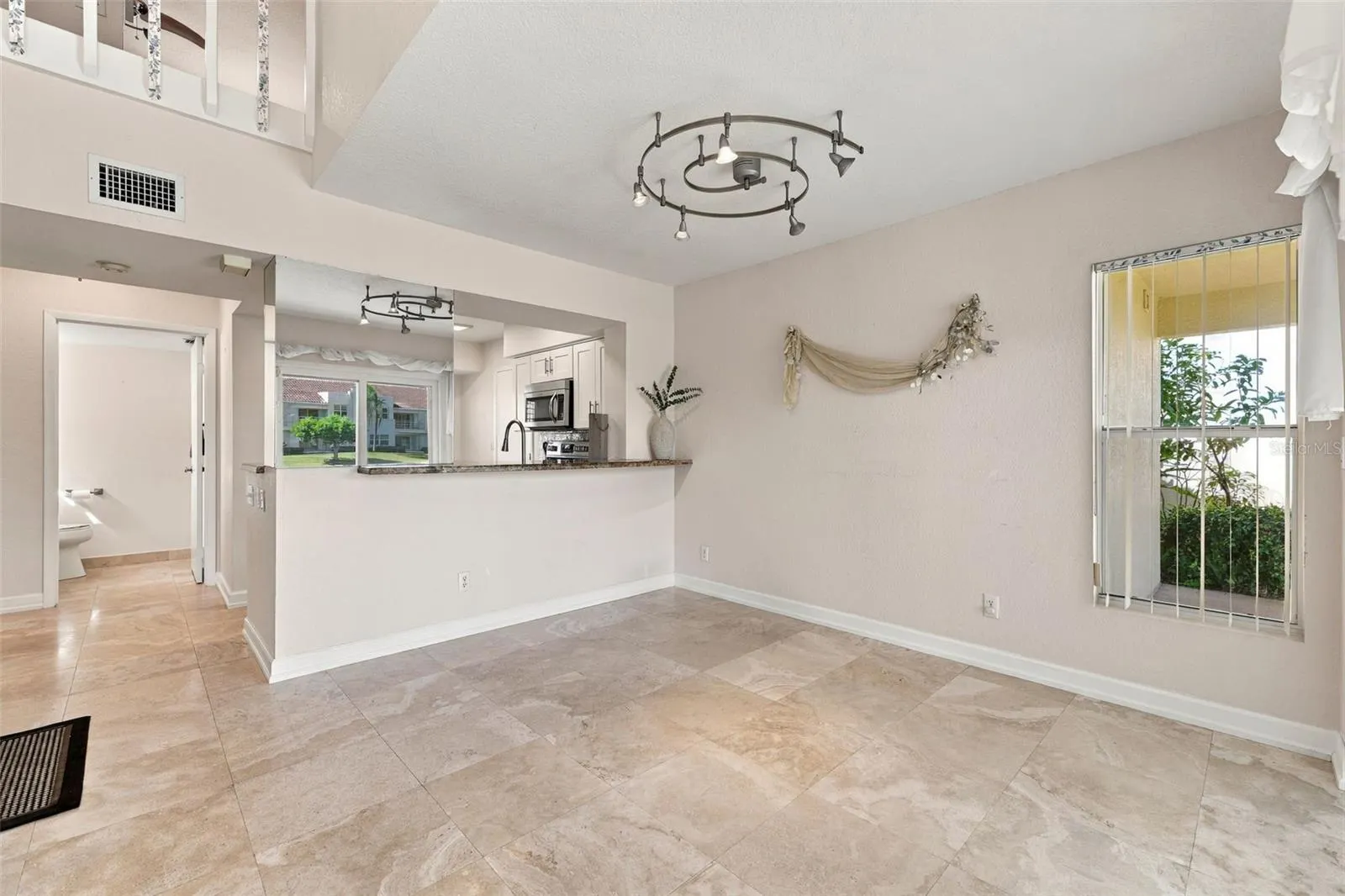 6101 MIRADA CIR
