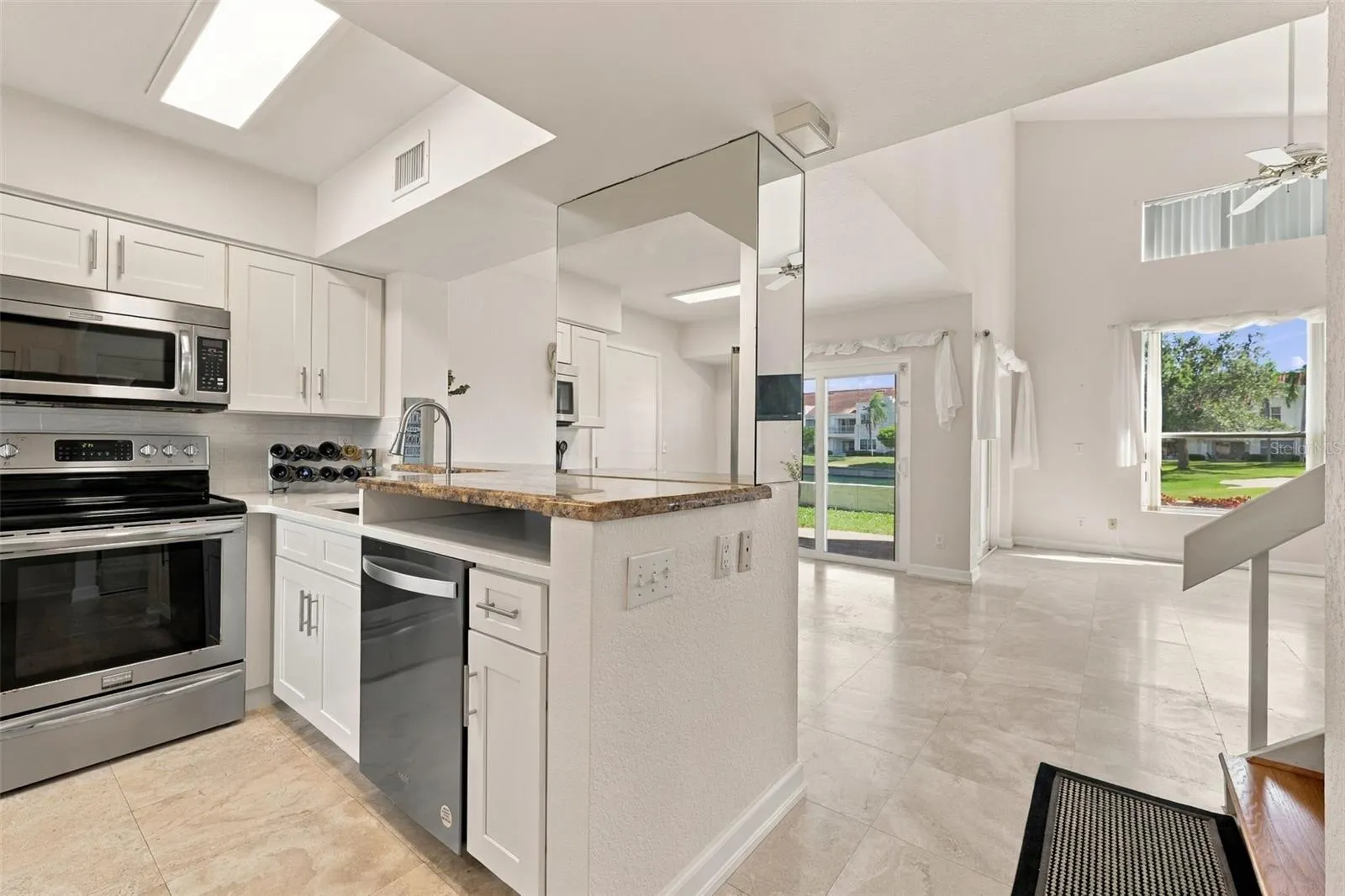 6101 MIRADA CIR