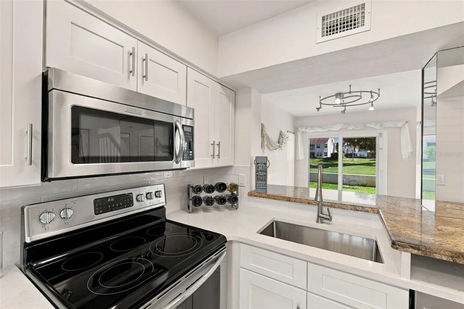 6101 MIRADA CIR