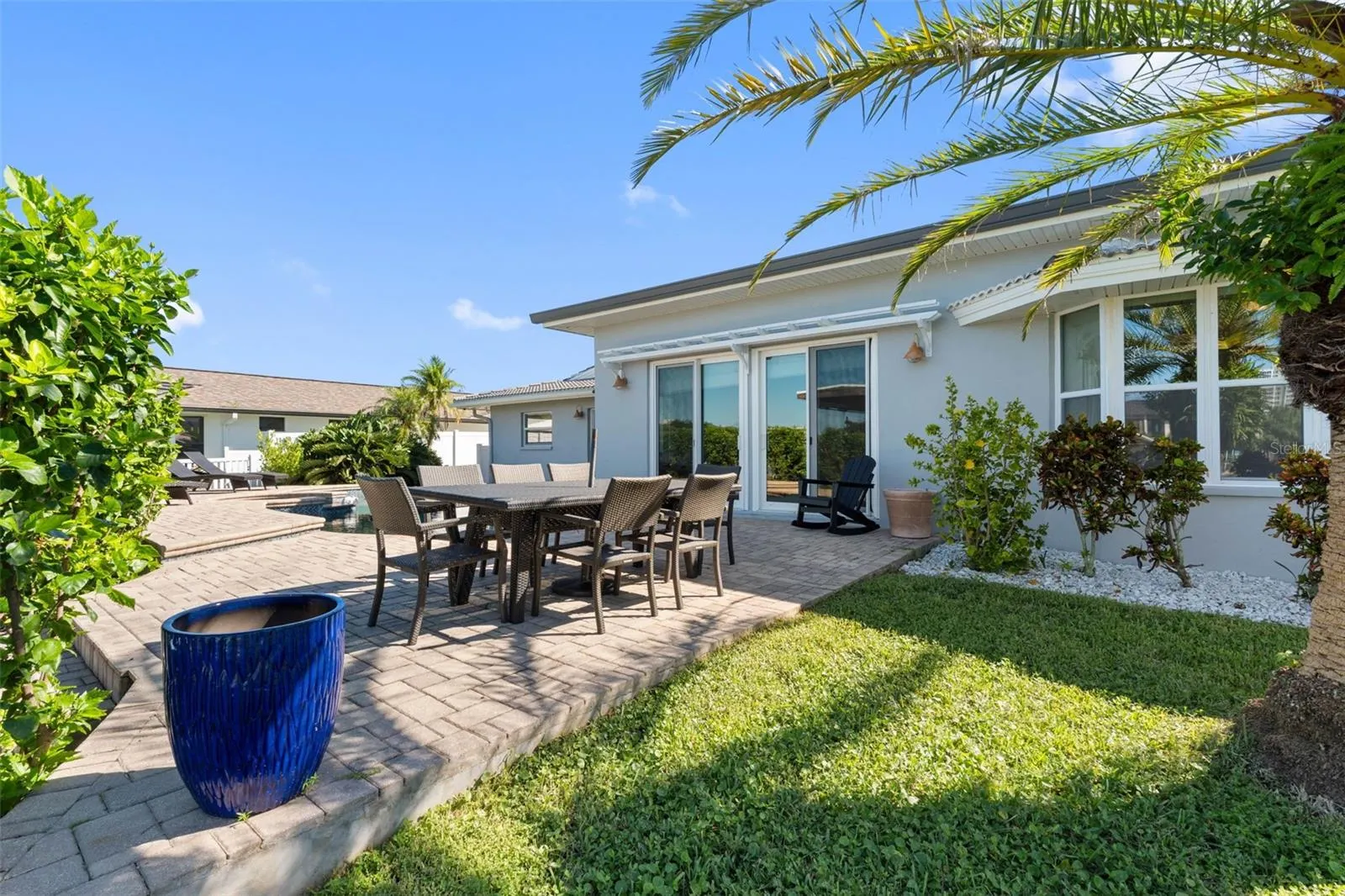 68 S WINDWARD IS W