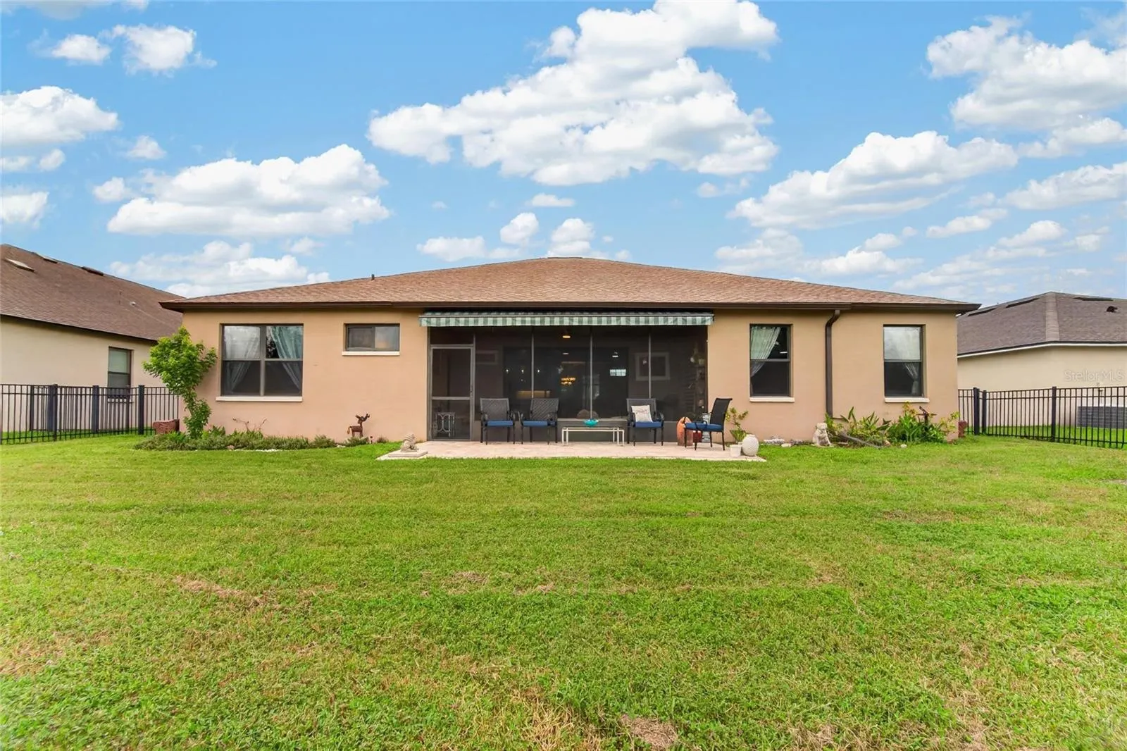 302 STAR SHELL DR