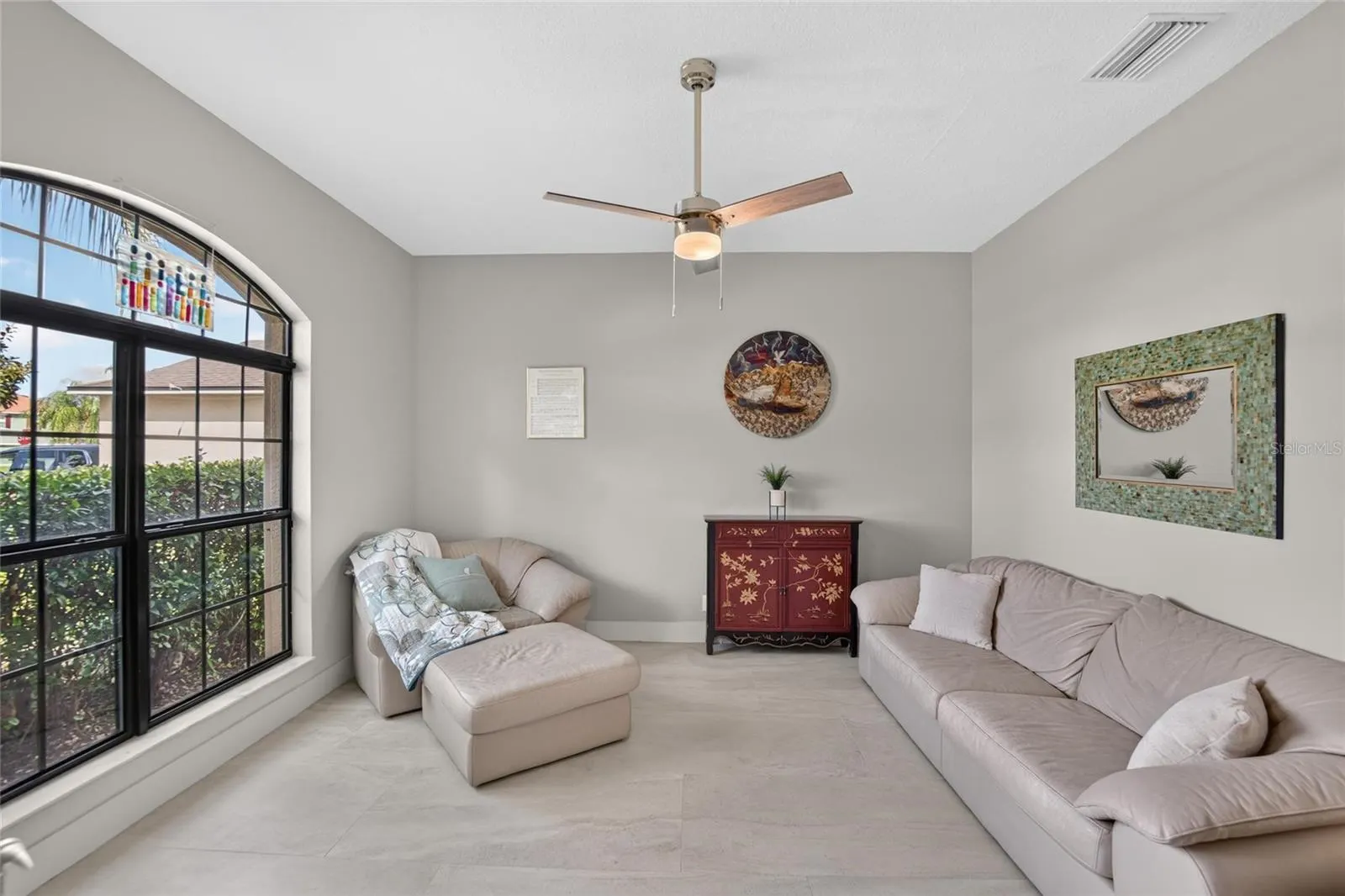 302 STAR SHELL DR