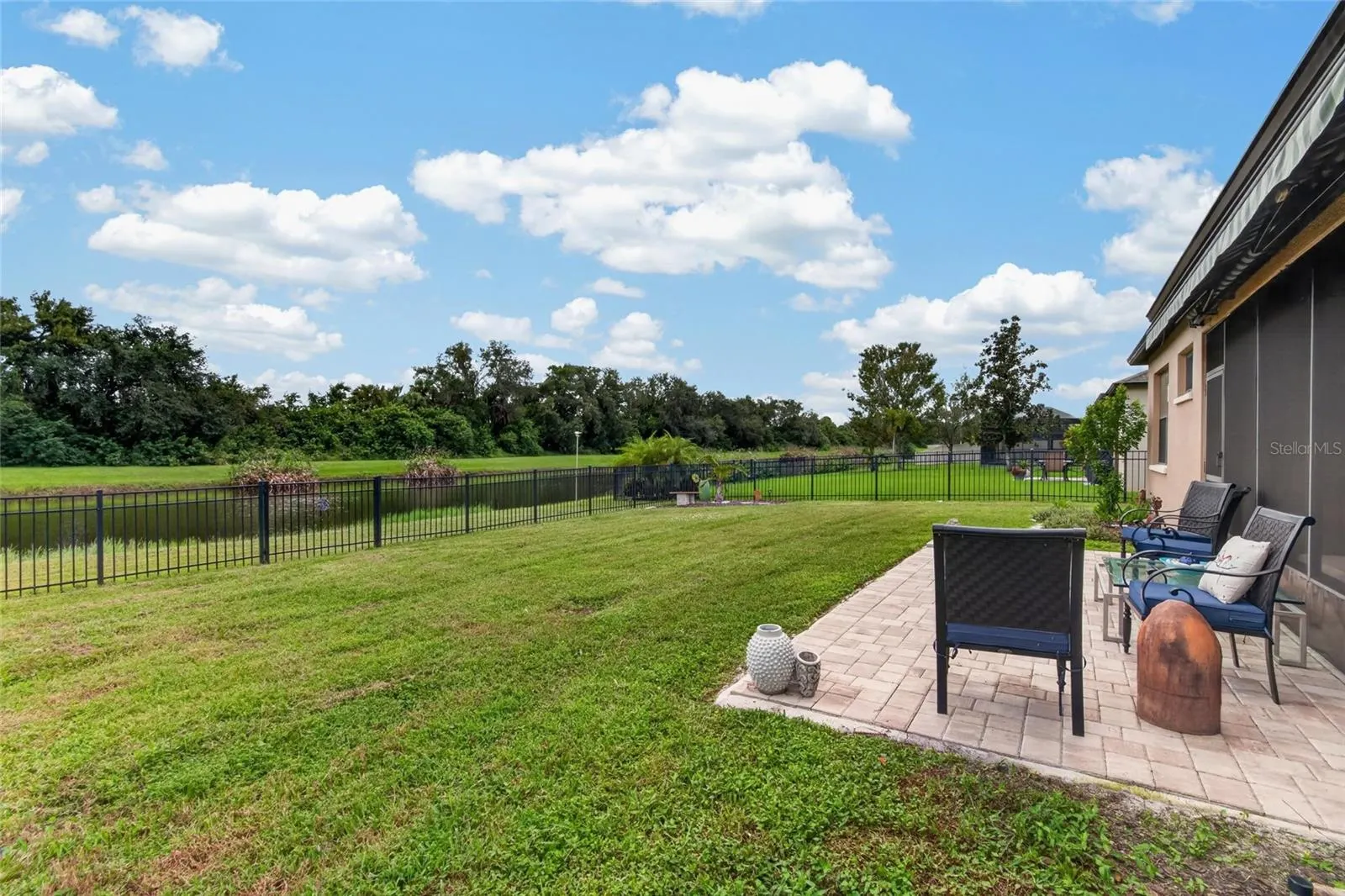 302 STAR SHELL DR