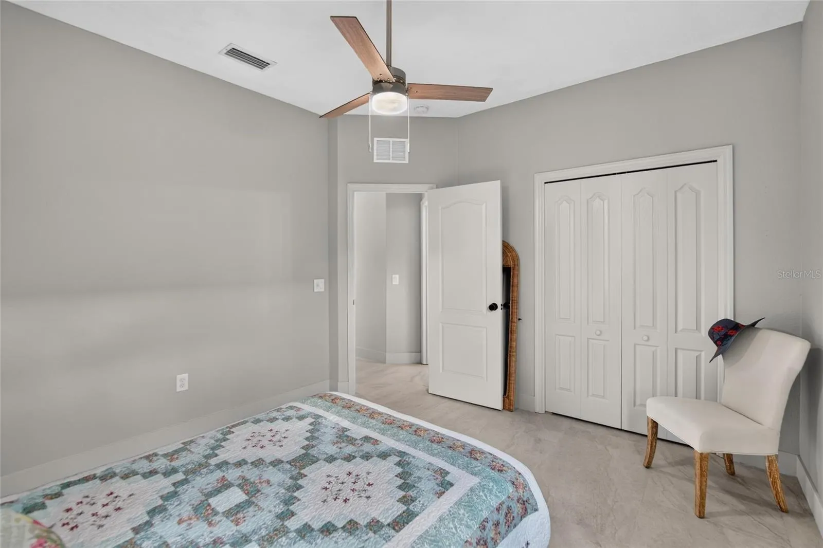 302 STAR SHELL DR