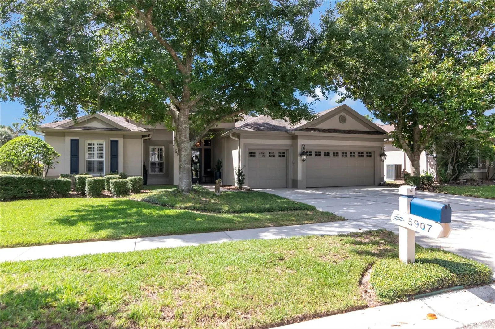 5907 CHERRY OAK DR