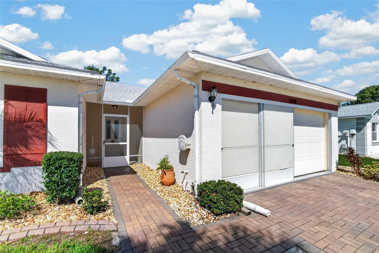 1940 GRAND CYPRESS LN