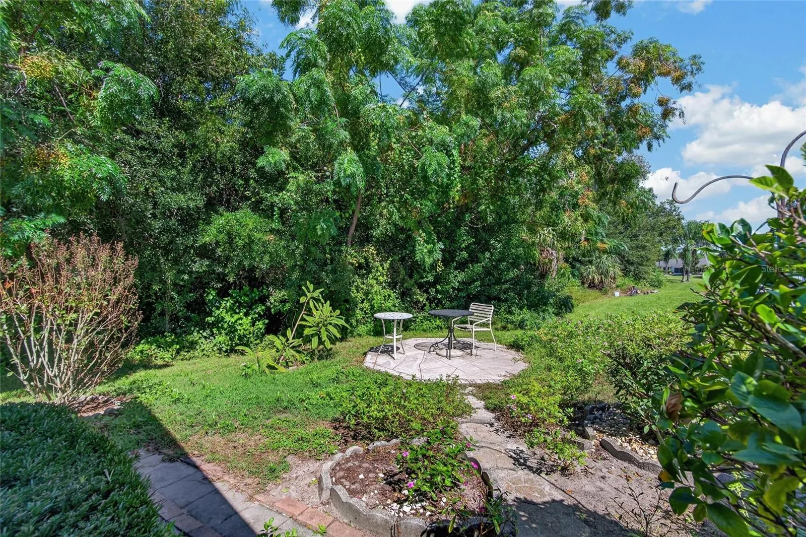 1940 GRAND CYPRESS LN