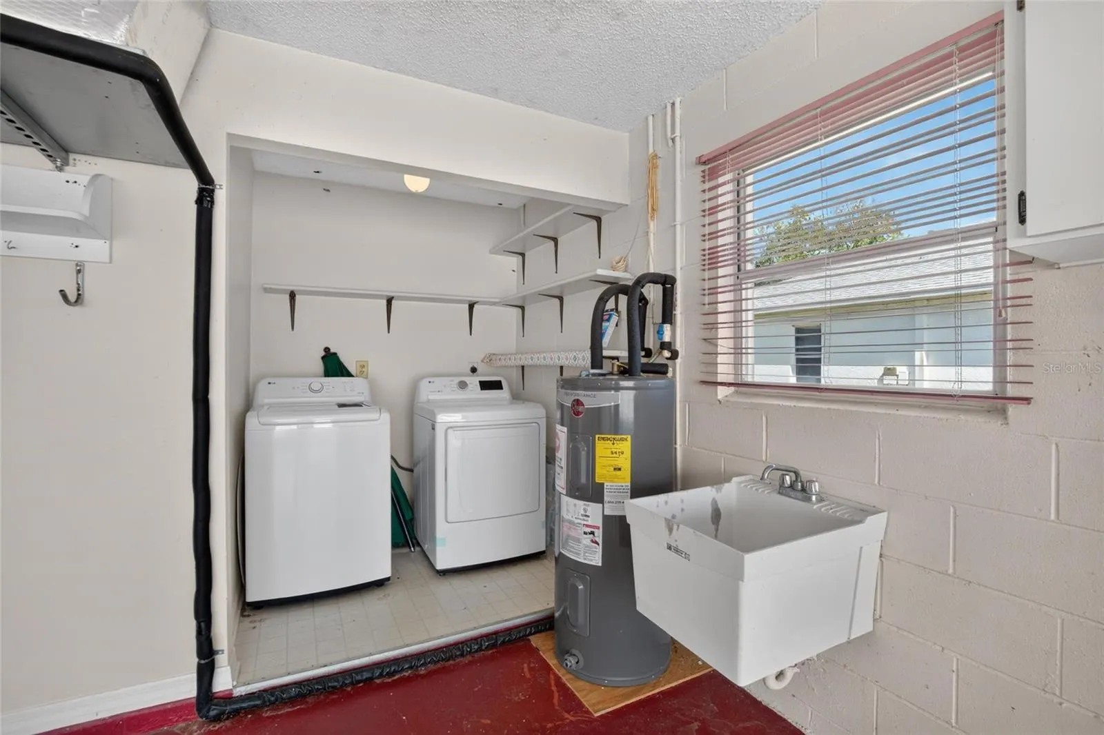 1940 GRAND CYPRESS LN