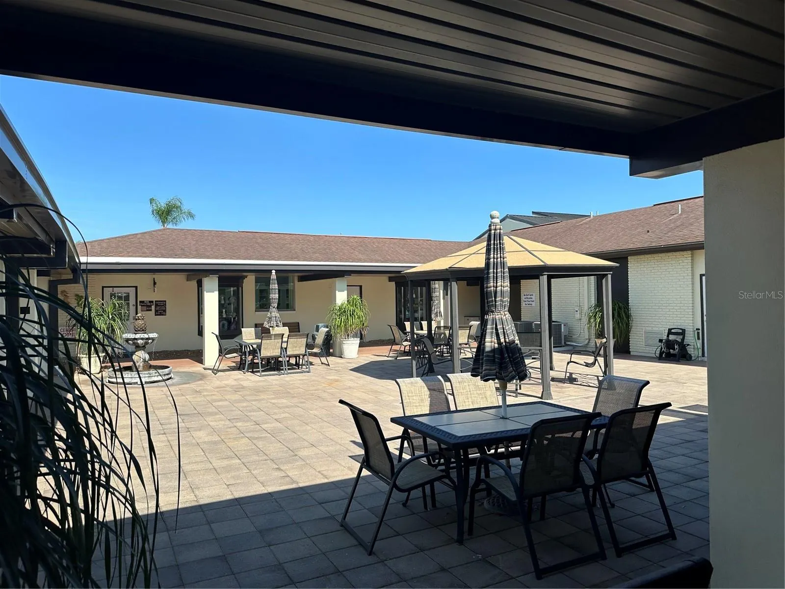 1940 GRAND CYPRESS LN