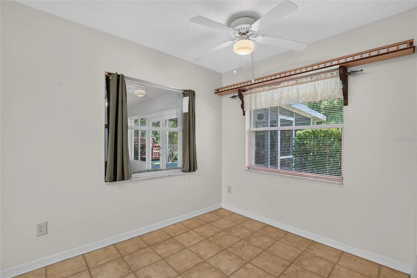 1940 GRAND CYPRESS LN