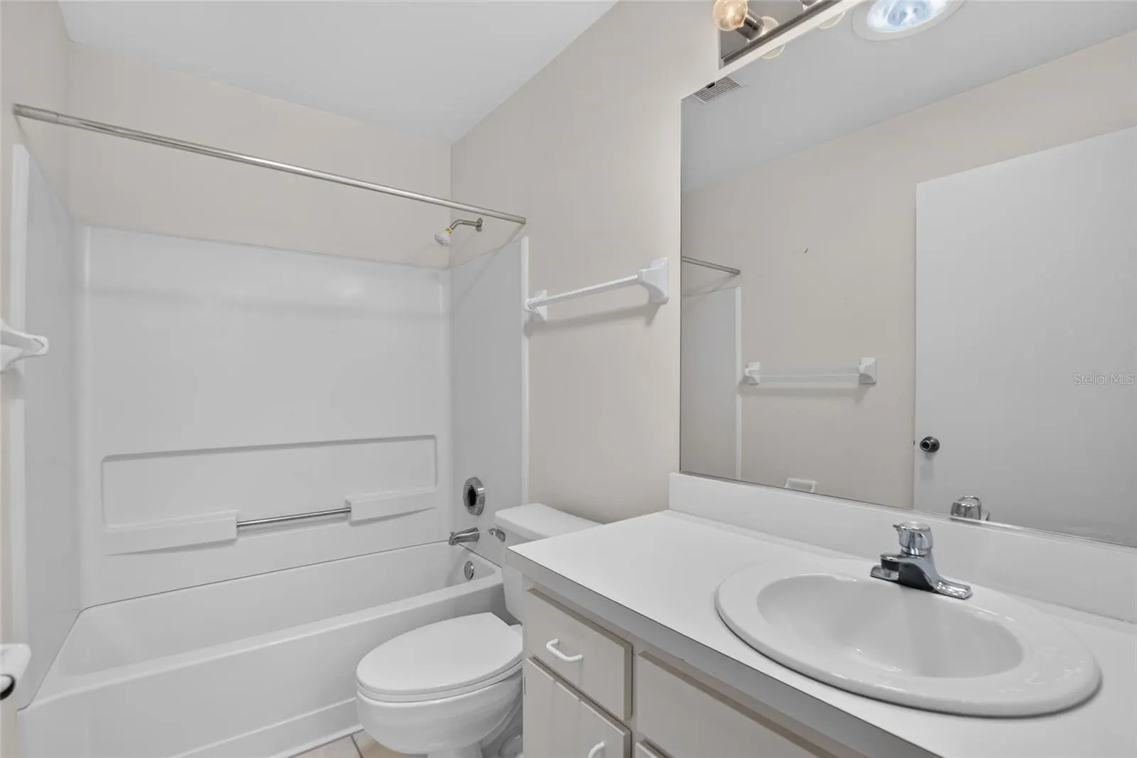 1940 GRAND CYPRESS LN