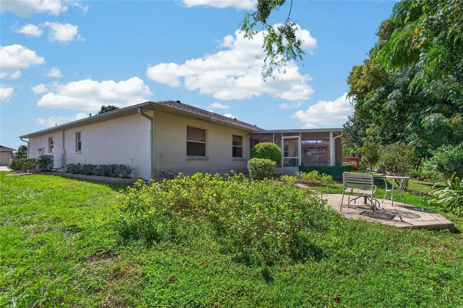 1940 GRAND CYPRESS LN