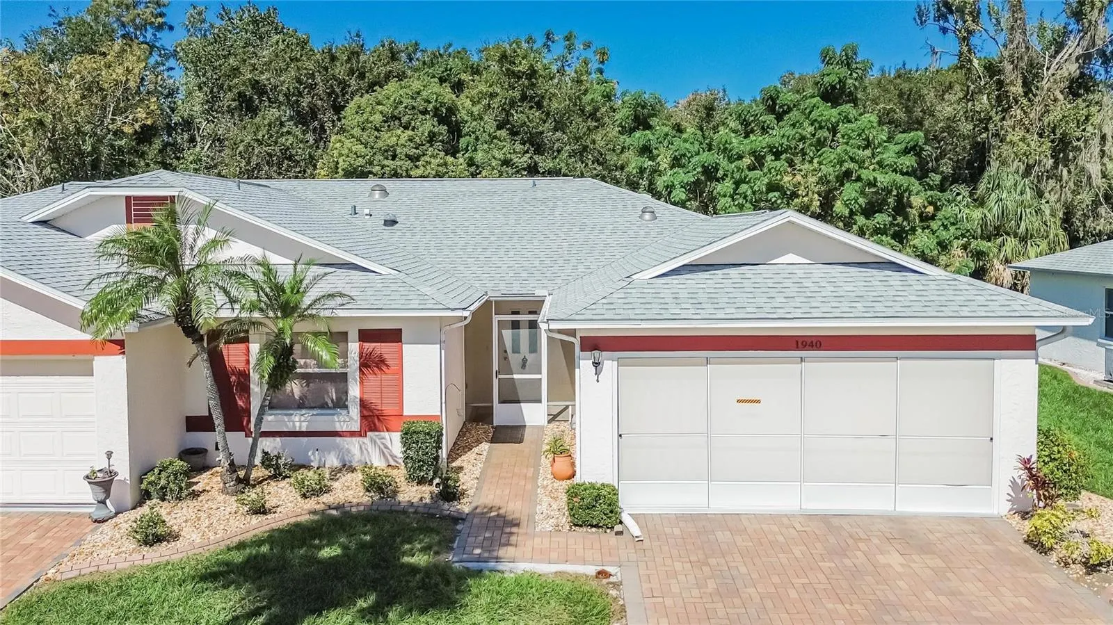 1940 GRAND CYPRESS LN