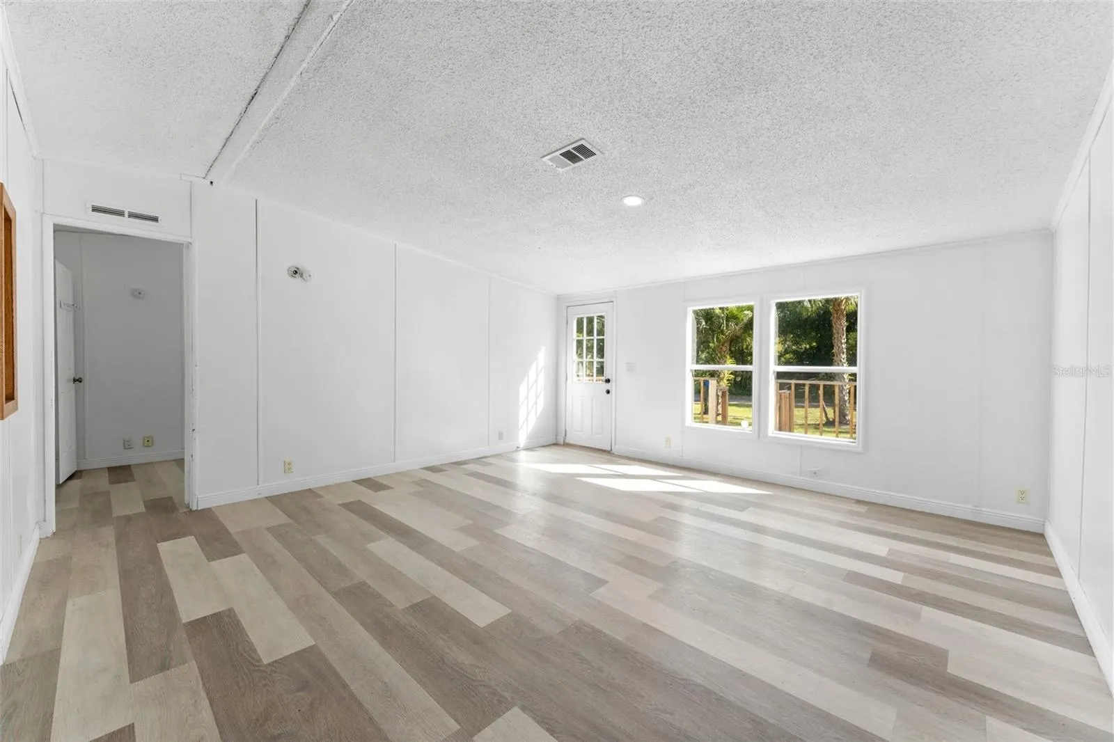 11004 KITTY HAWK DR