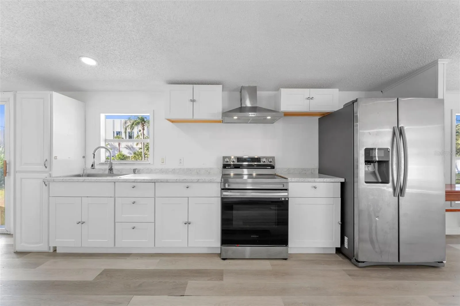 11004 KITTY HAWK DR