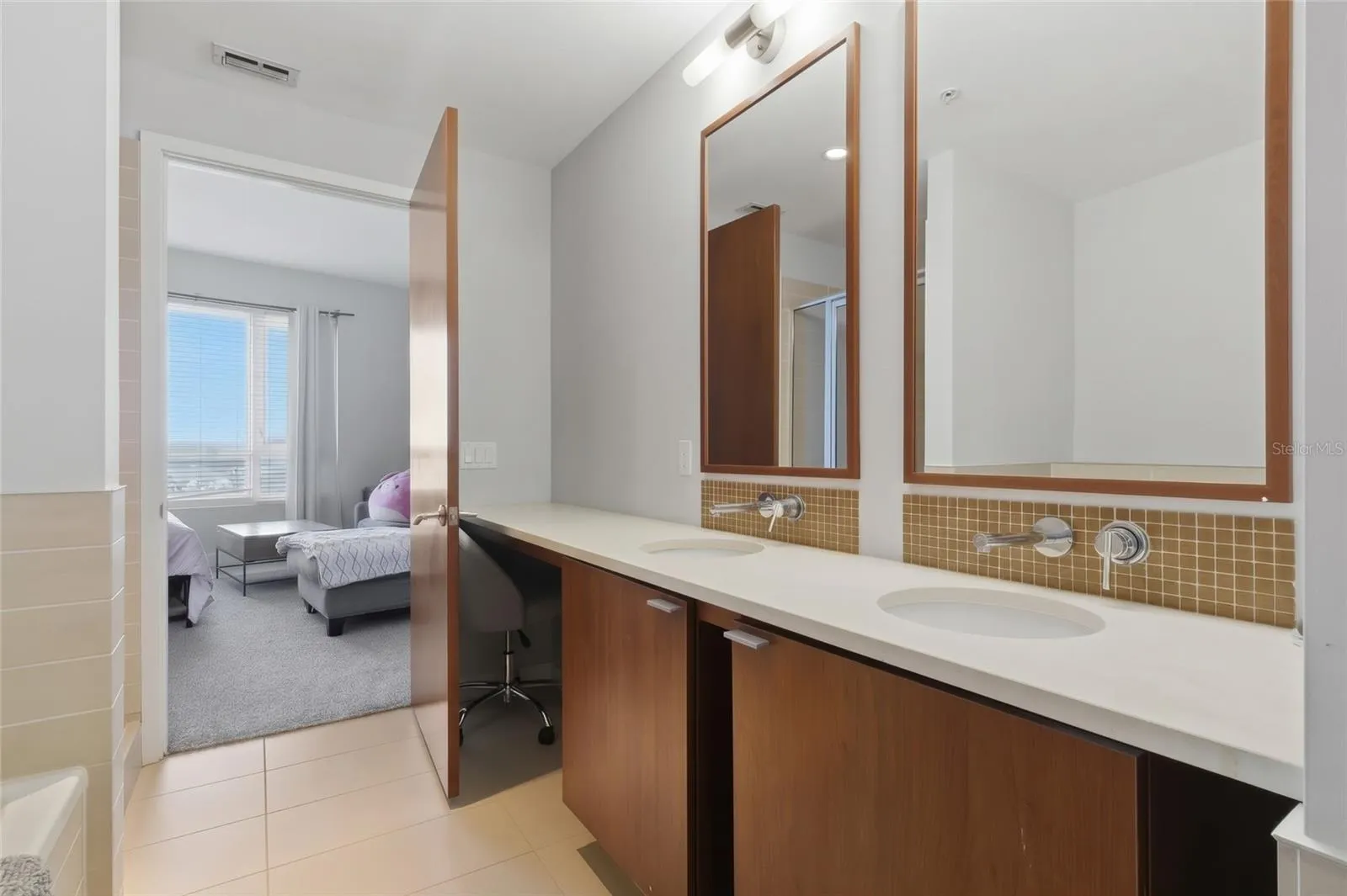 912 CHANNELSIDE DR #2307 #2307