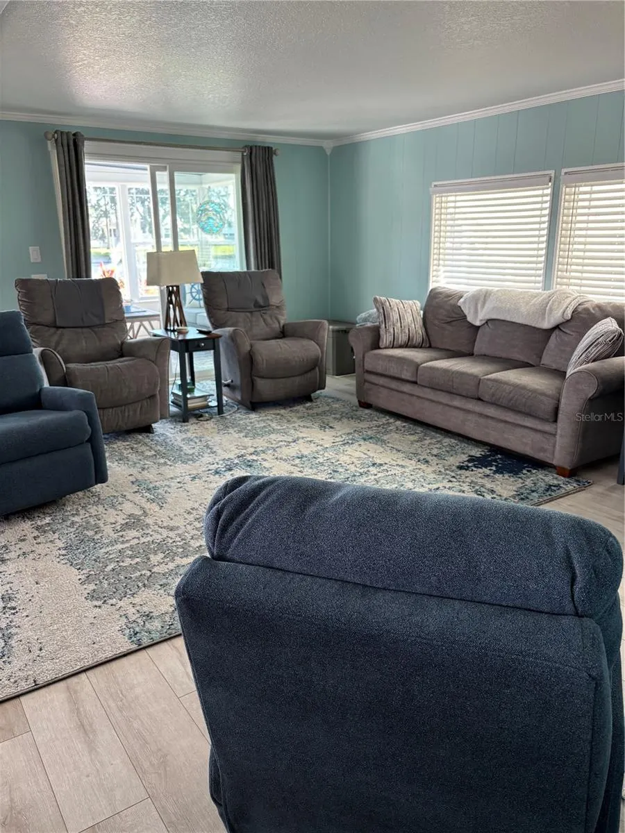 20 MOUNTAIN LAUREL DR