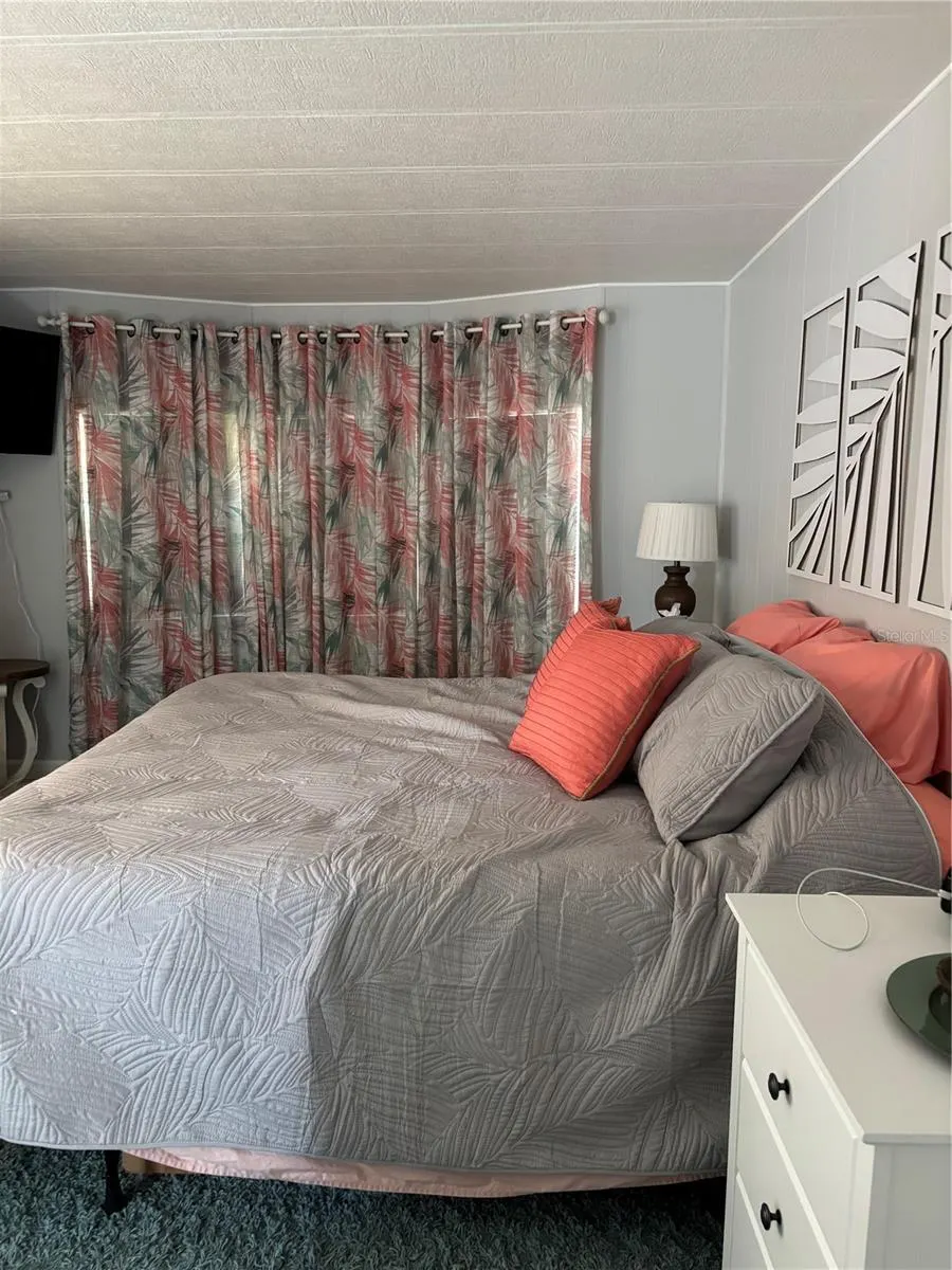 20 MOUNTAIN LAUREL DR