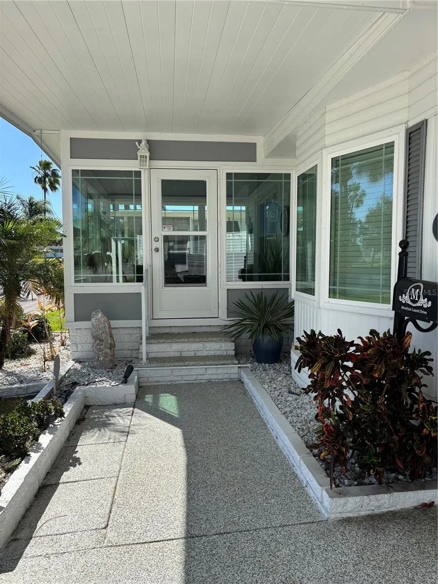 20 MOUNTAIN LAUREL DR