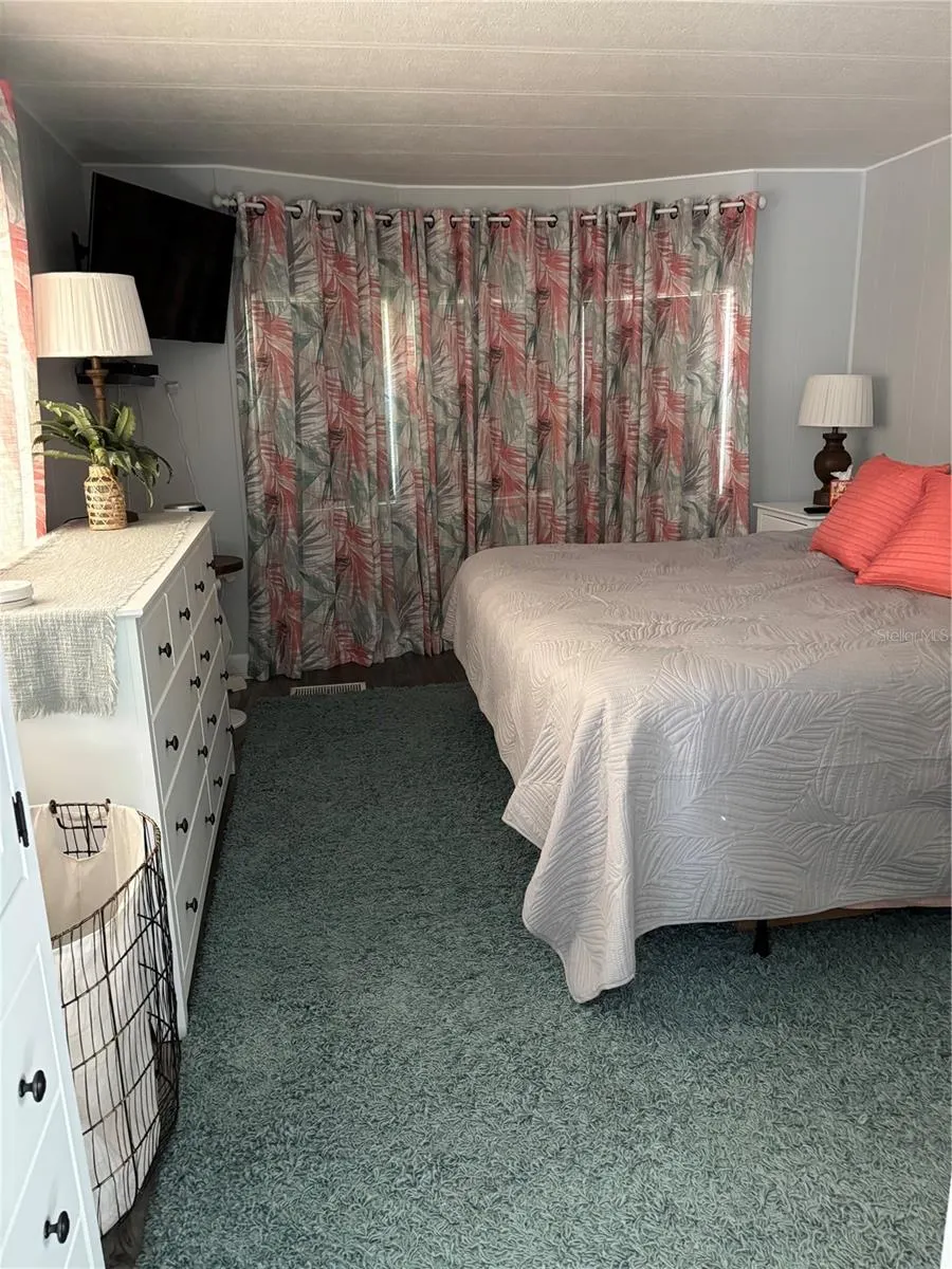 20 MOUNTAIN LAUREL DR
