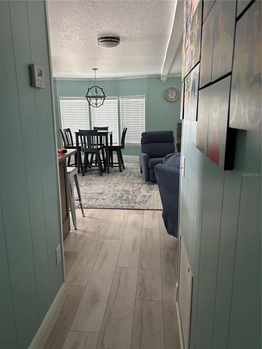 20 MOUNTAIN LAUREL DR