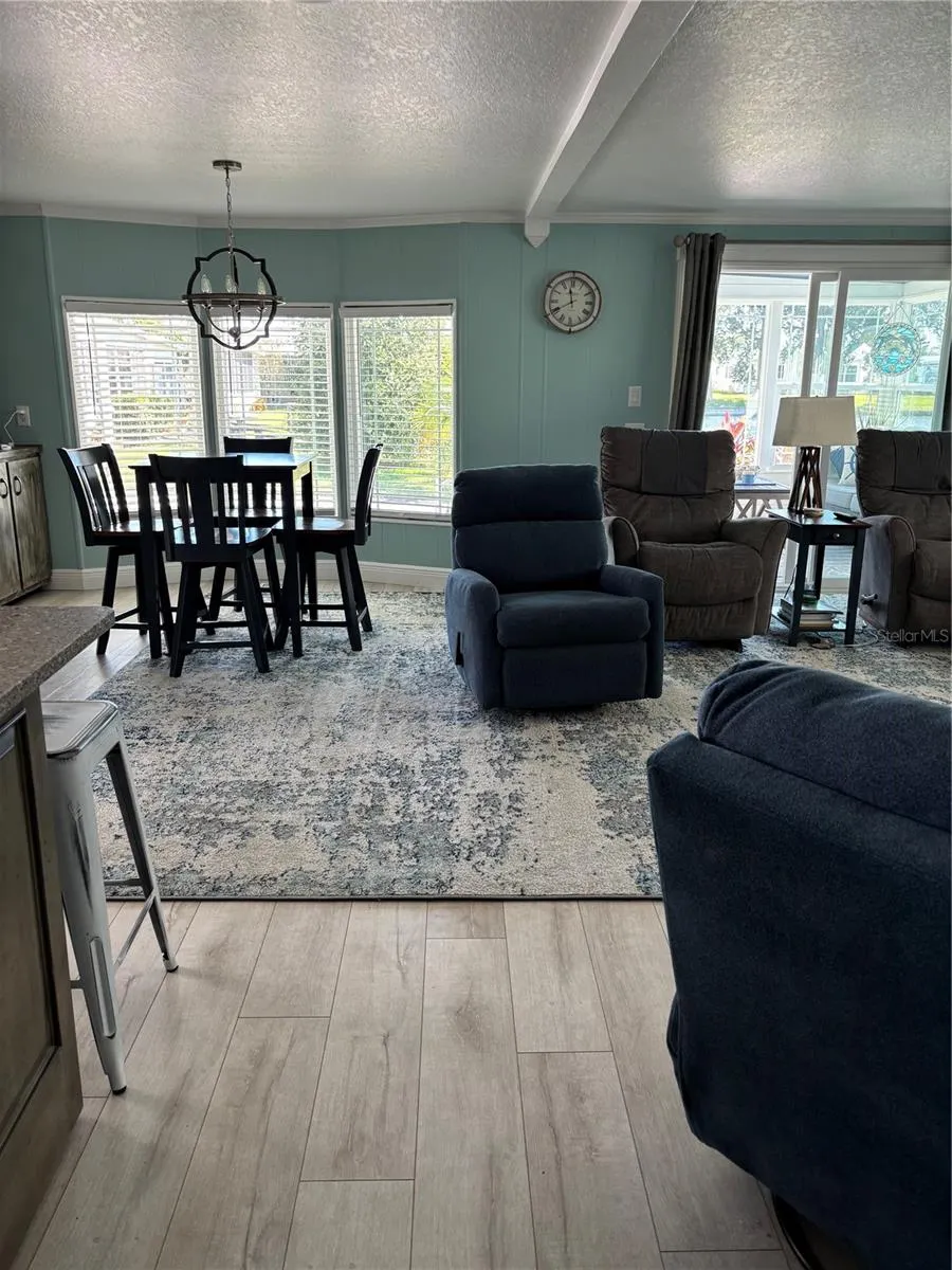 20 MOUNTAIN LAUREL DR