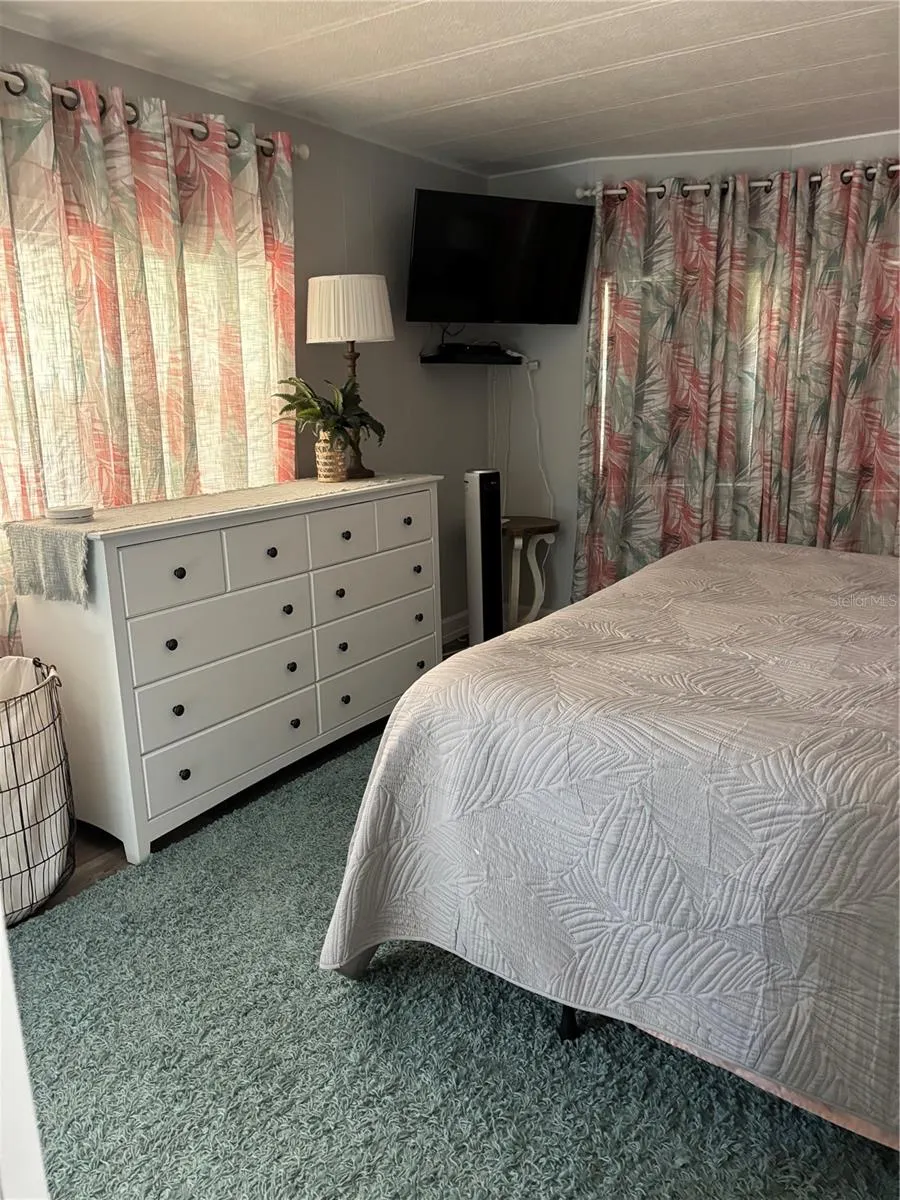 20 MOUNTAIN LAUREL DR