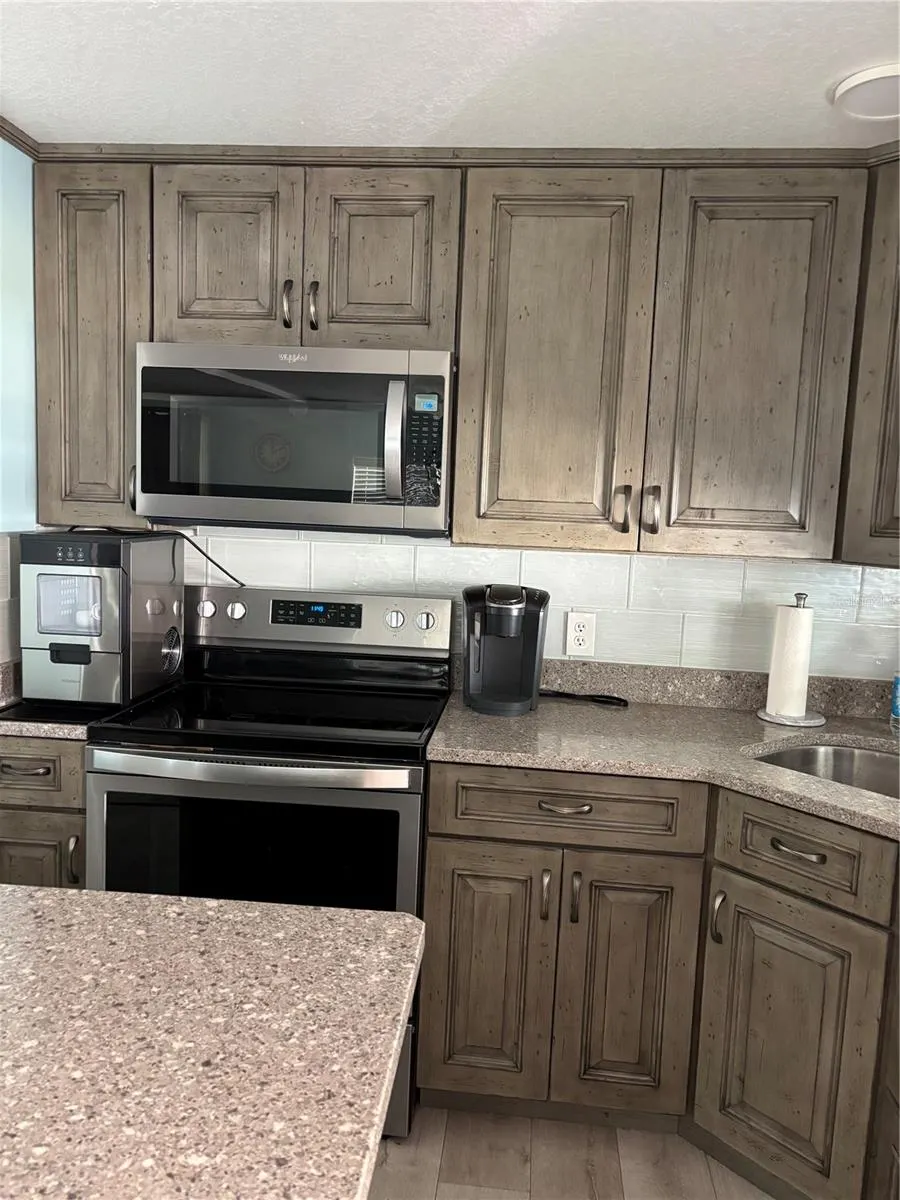 20 MOUNTAIN LAUREL DR