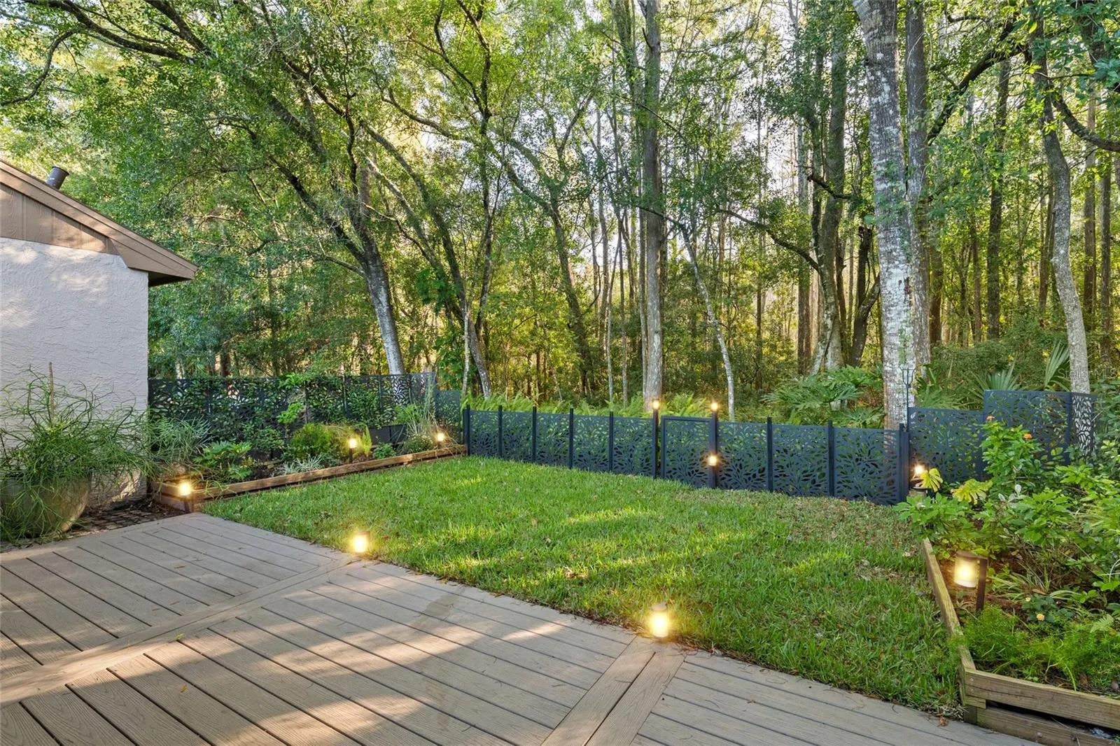 3427 HILLMOOR DR